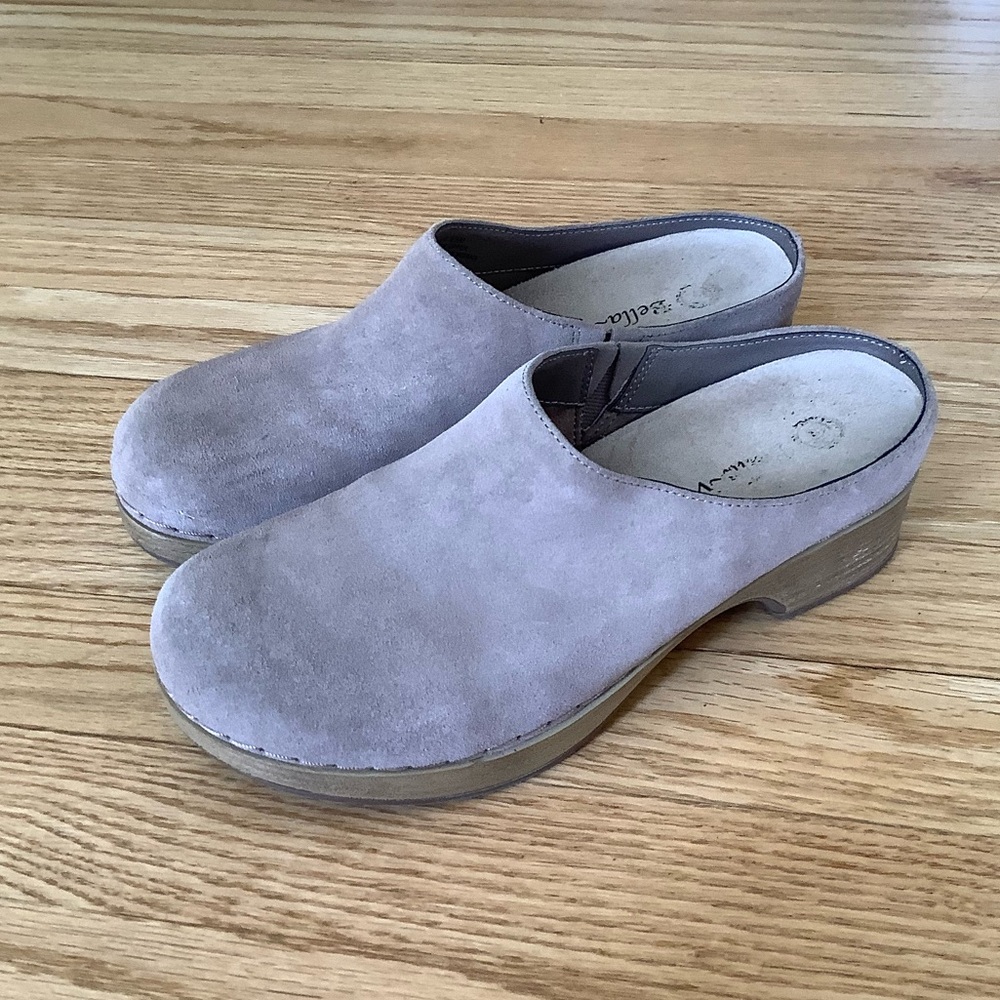 Bella Vita Tan Suede Motto Clogs / Mules - Size 6.5